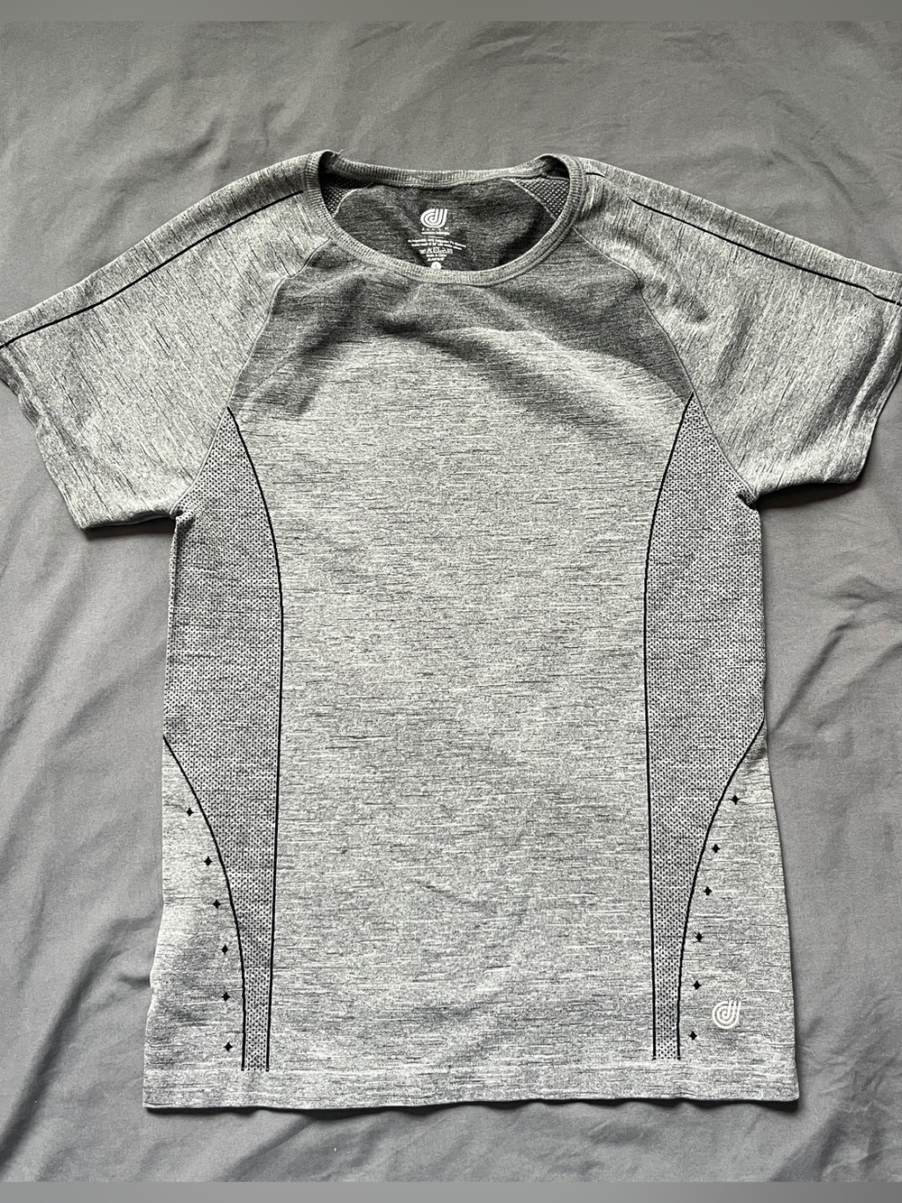 Jilla British Design Heathered Grey Short Sleeve Athletic Workout T-Shirt Small